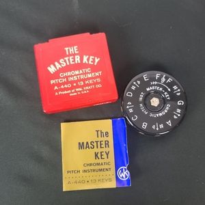 The Master Key Chromatic Pitch Instrument  A-440•13 Keys. VINTAGE